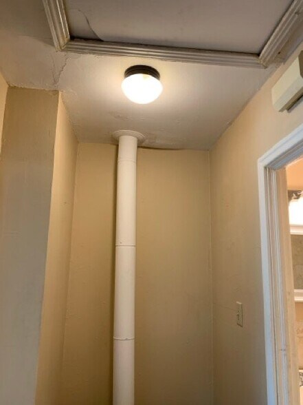 Building Photo - 519 Ave X