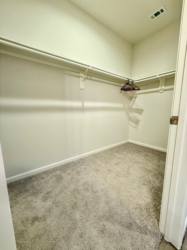 Building Photo - 302 Del Monte Dr