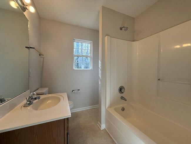 Building Photo - 2120 Dave St