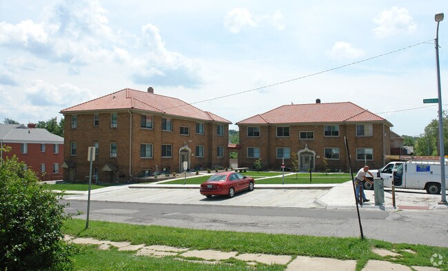 Primary Photo - 3419 Howard St