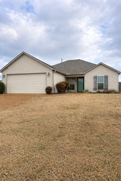 Building Photo - 30 Clovewood Cv