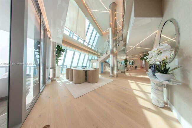 Building Photo - 17121 Collins Ave