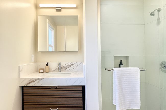 Building Photo - 1319 Hubbard Ave