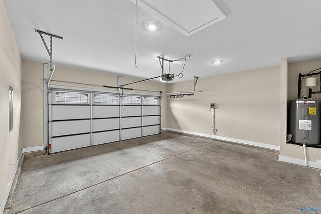 Building Photo - 114 Hudson River Dr