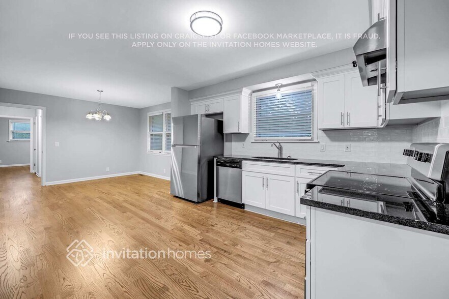 Building Photo - 4812 Smokey Dr