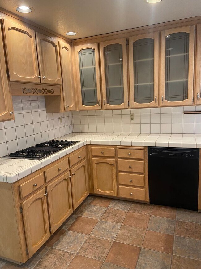 Building Photo - American River Canyon Folsom - 3 Bdrm, 3 Bath in gated community