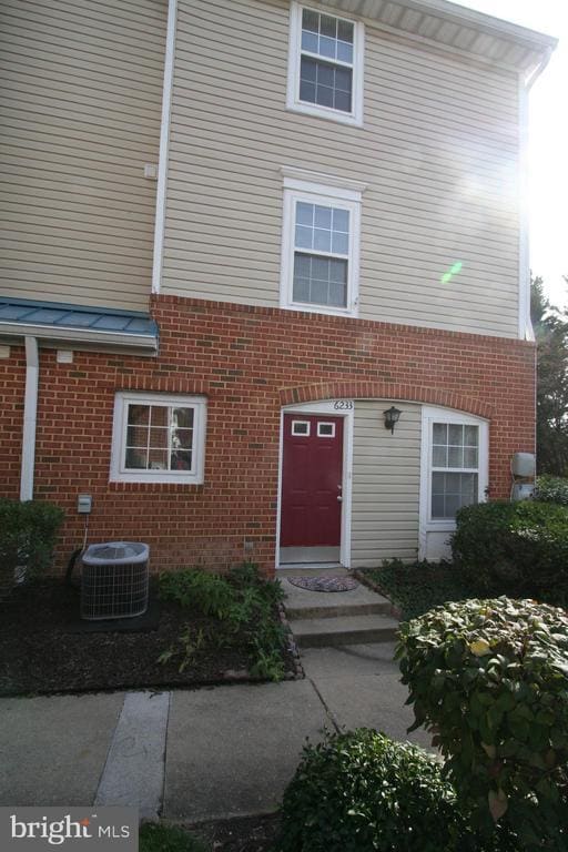 Building Photo - 6233 Sandpiper Ct