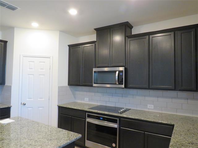 Building Photo - 3652 Highland Bayou Dr