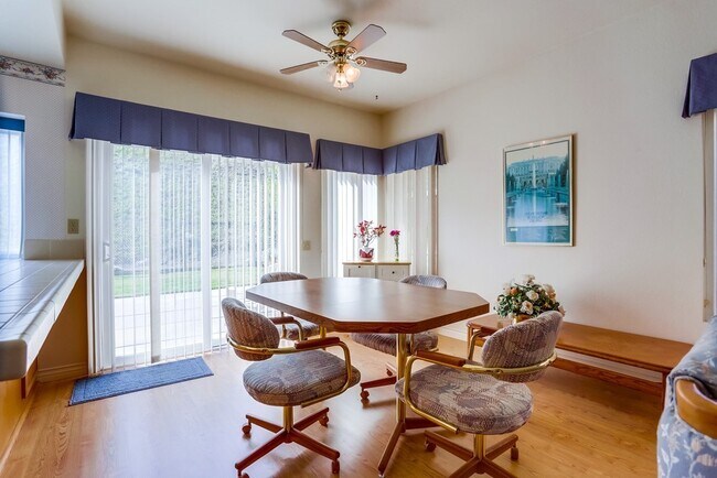 Building Photo - Spacious 4 Bedroom Shadowridge Home Available May 1st