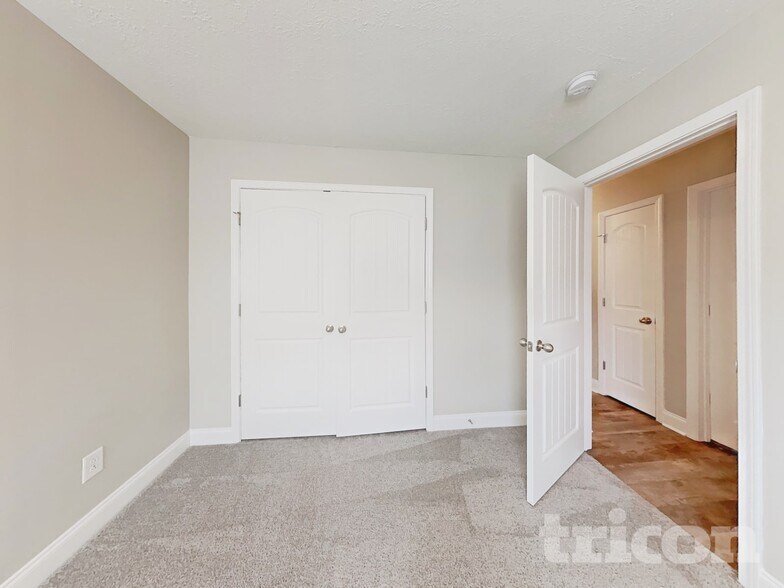 Building Photo - 1059 Berra Dr