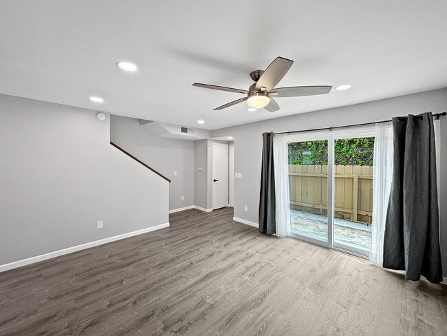 Building Photo - Beautiful 2B/2BA Condo in Mission Valley W...