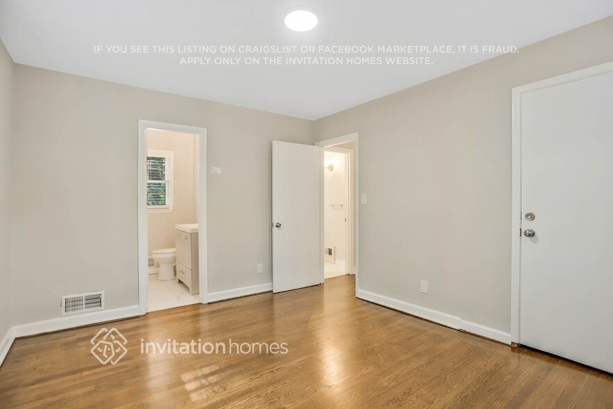 Building Photo - 3715 Wisteria Ln SW
