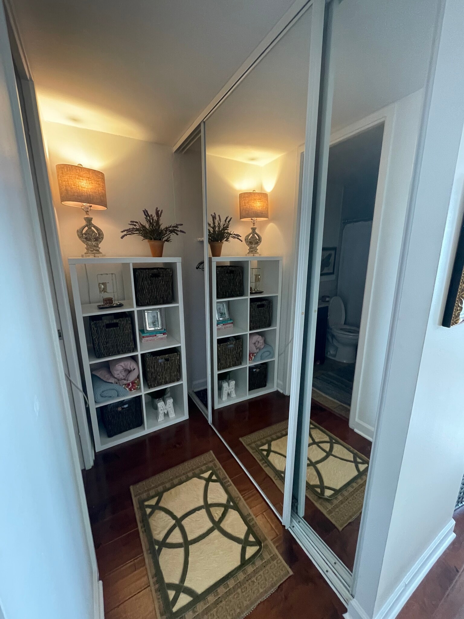 Building Photo - 444 W Fullerton Pky