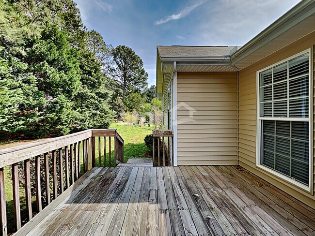 Building Photo - 601 Shiretown Ln