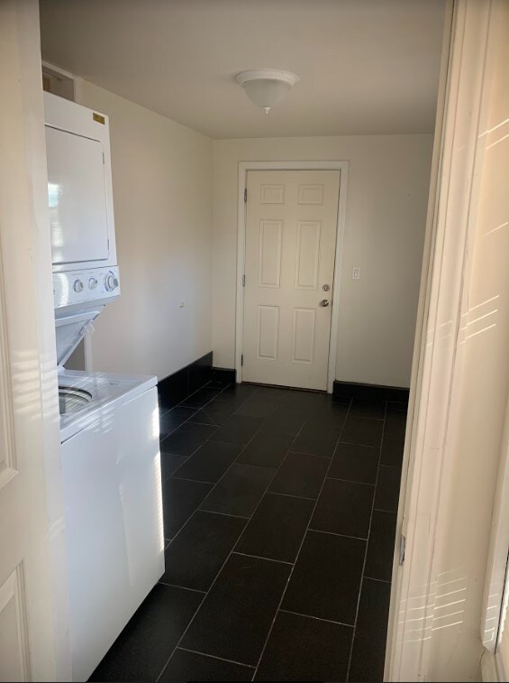 Building Photo - 4714 N Springfield Ave