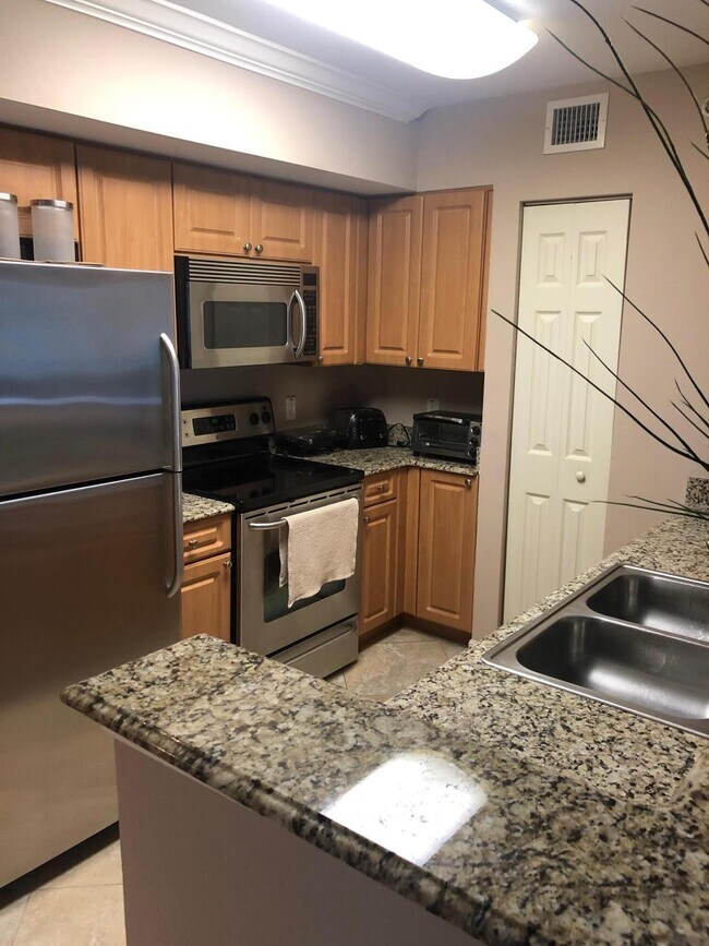 Building Photo - 6760 Heritage Grande