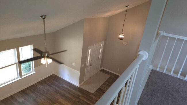 Building Photo - 10480 Summer Creek Dr