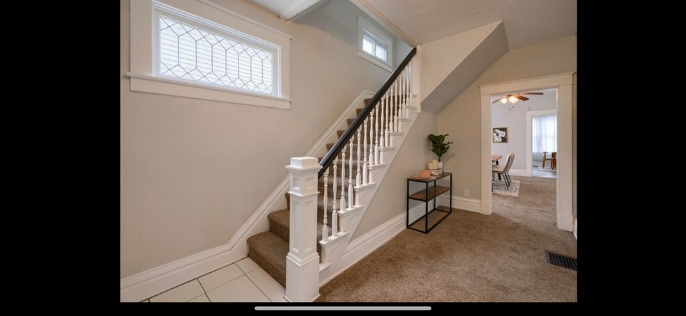 Building Photo - 1920 Hutchins St