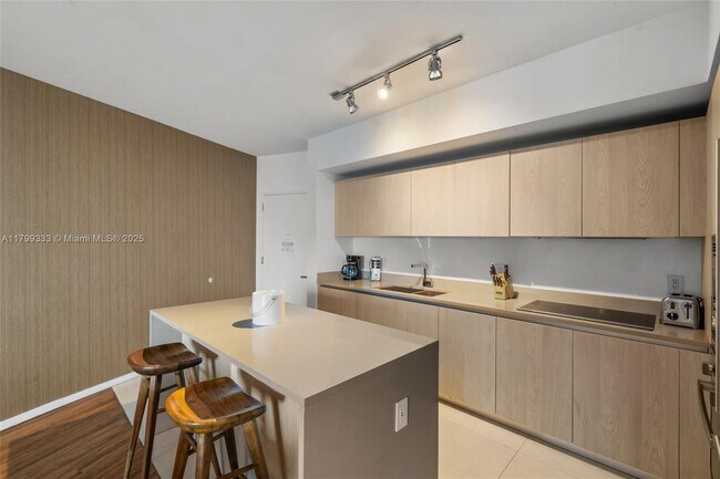 Building Photo - 4111 S Ocean Dr