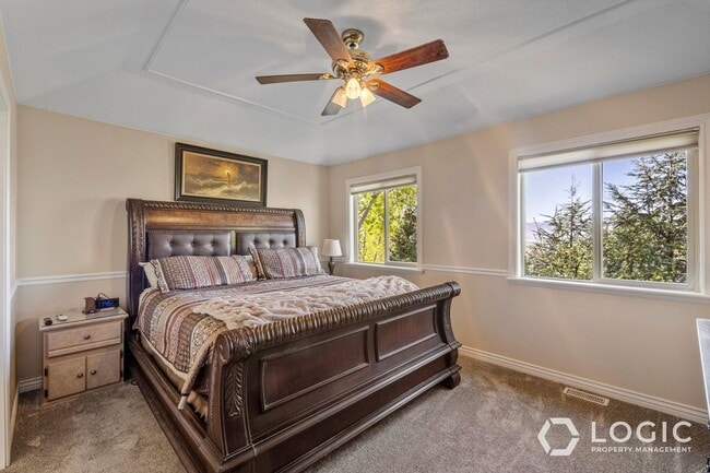 Building Photo - 9223 Silver Lake Dr