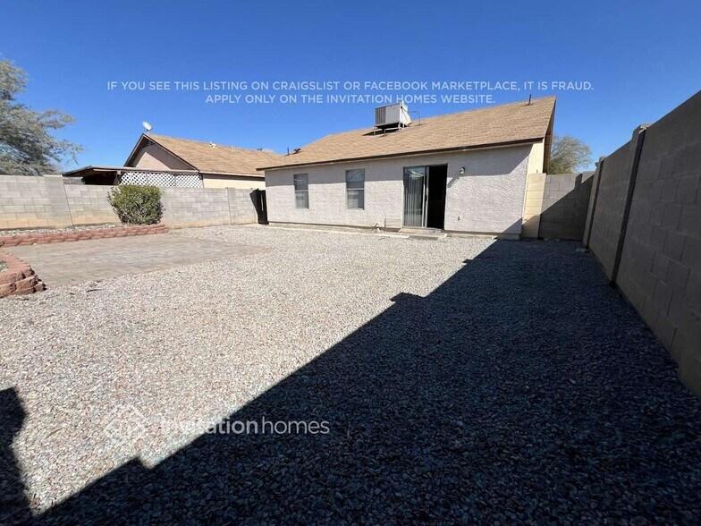 Building Photo - 12648 N Main St