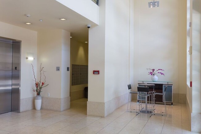 Lobby/ mailroom - 585 Ninth Street