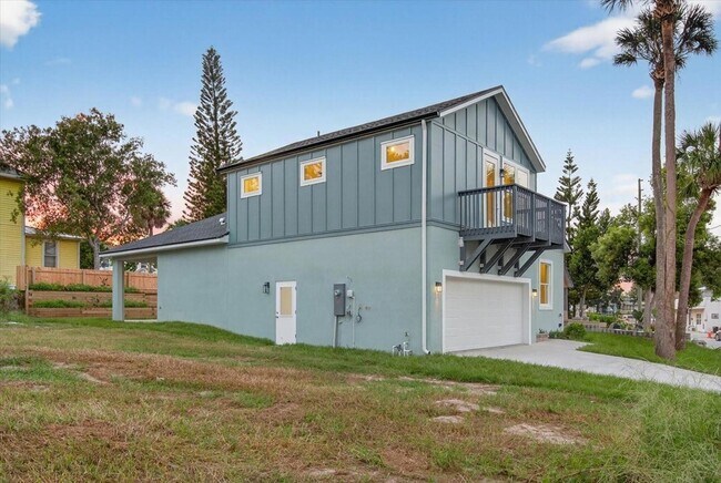 Building Photo - 207 Athens St