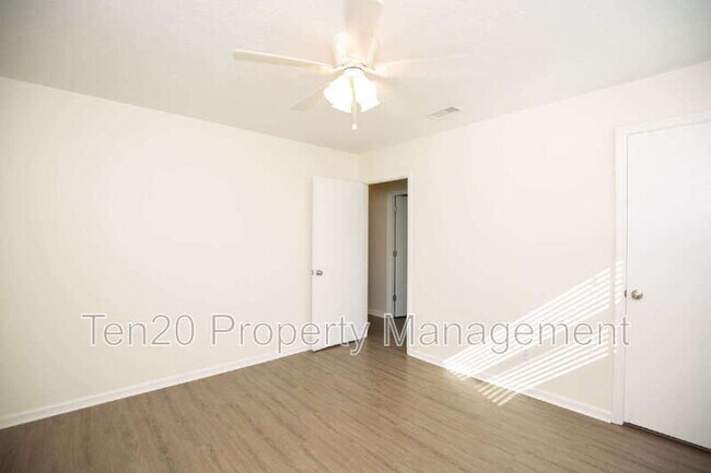 Building Photo - 8334 Canaan Dr