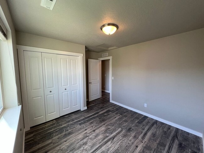 Building Photo - Beautiful 4 bed 2.5 bath Blackrock home in the Verado Subd just off N Locust Grove and Ustick Rd