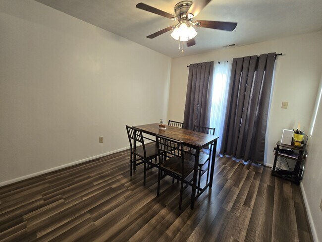 Building Photo - 3229 Bruno Dr