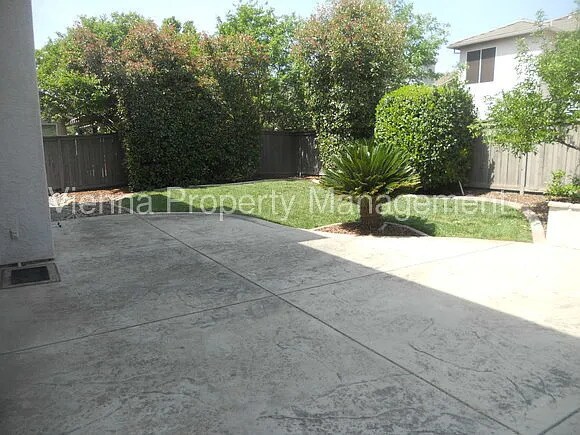Building Photo - 6768 Maple Creek Dr
