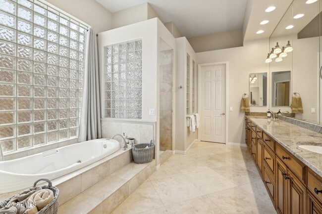 Building Photo - 13298 E Del Timbre Dr