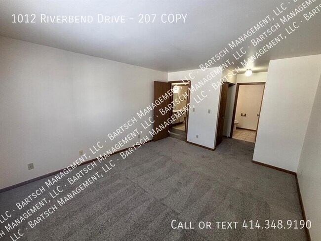Building Photo - 1012 Riverbend Dr