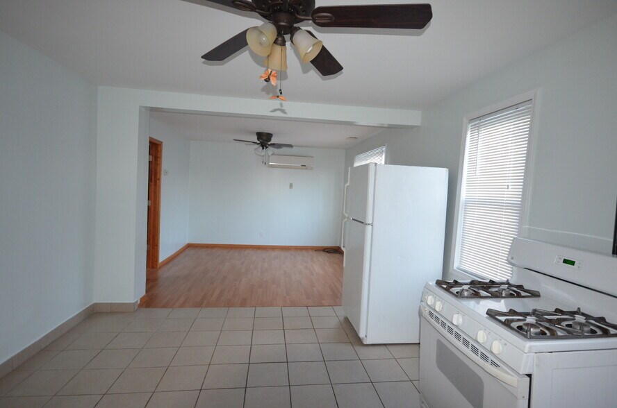 Building Photo - 2815 W 25th Pl