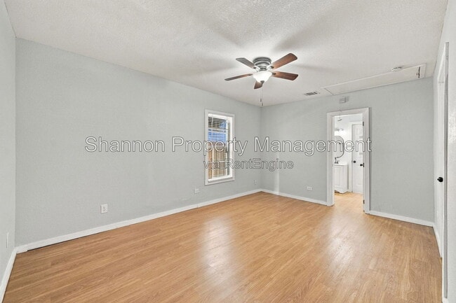 Building Photo - 2903 Burkett St.