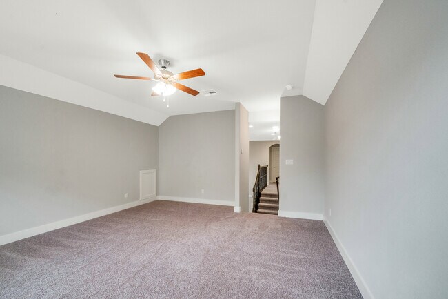 Building Photo - 8325 Paola St