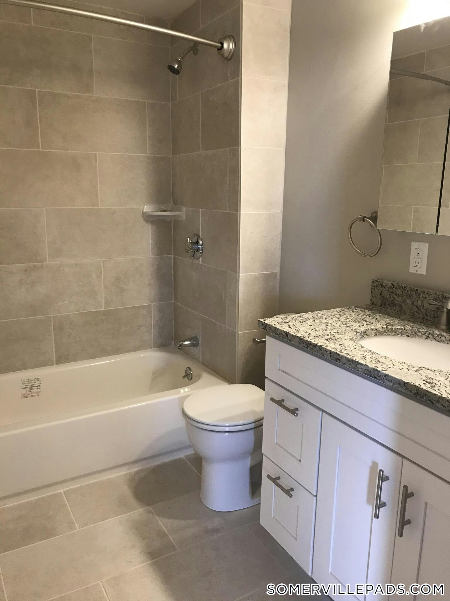 Building Photo - 94 Heath St