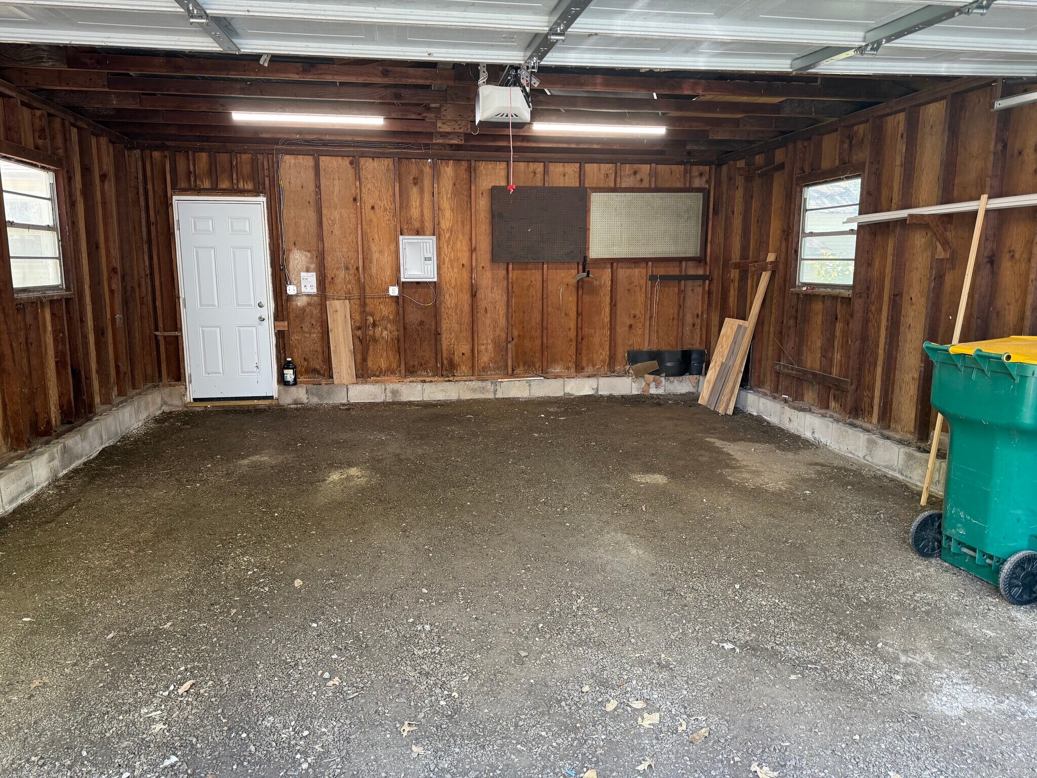 Garage - 1405 N Church St