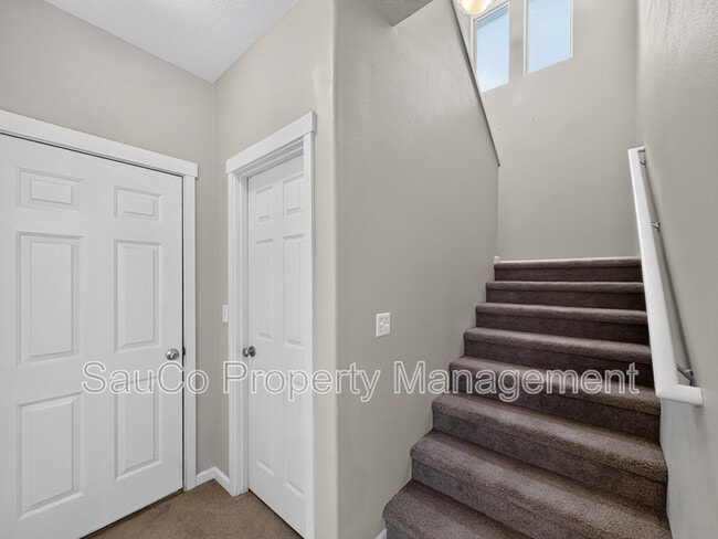 Building Photo - 5605 NE Caddis Dr