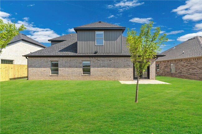 Building Photo - 7001 SW Basswood Ave