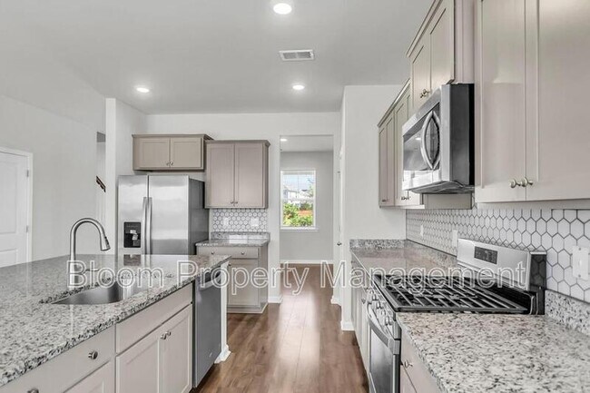 Building Photo - 425 Ribiero Dr