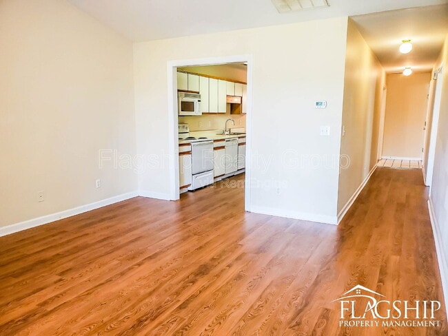 Building Photo - 5160 Deveron St