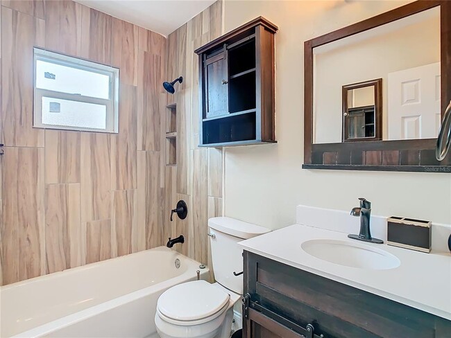 Building Photo - 1612 Fox Run Dr