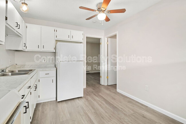 Building Photo - 790 Country Aire Ct