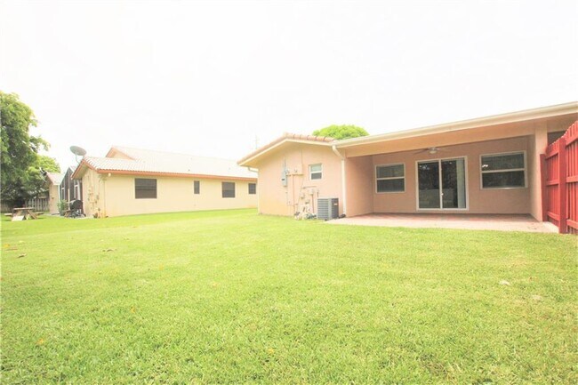 Building Photo - 4261 NW 110th Ave