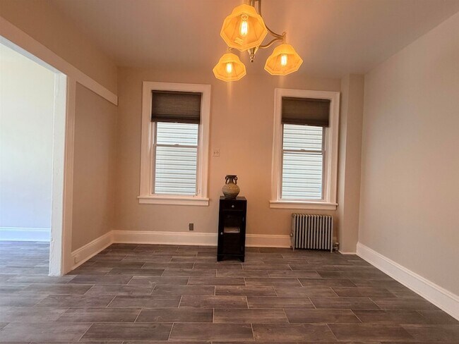 Building Photo - 138 W 30th St