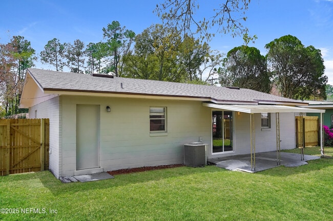 Building Photo - 8371 Fury Dr