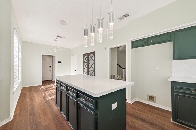 Building Photo - 16410 Fondren Grove Dr