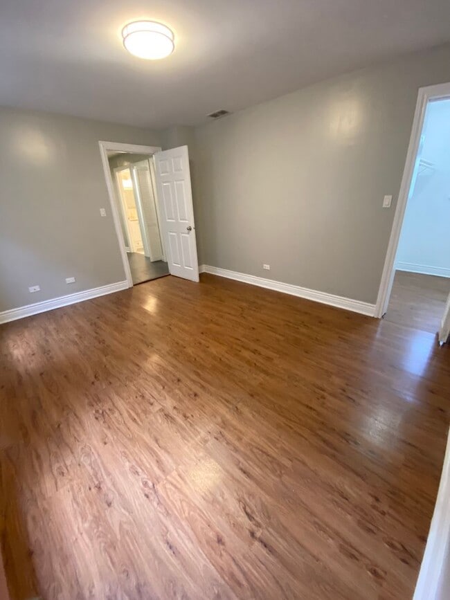 Building Photo - 2309 S Sacramento Ave