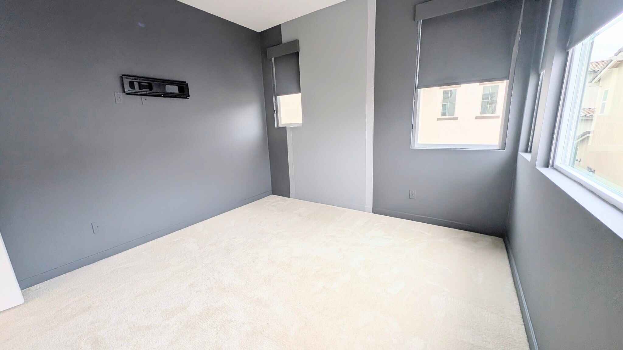 Building Photo - 450 Clubhouse Dr
